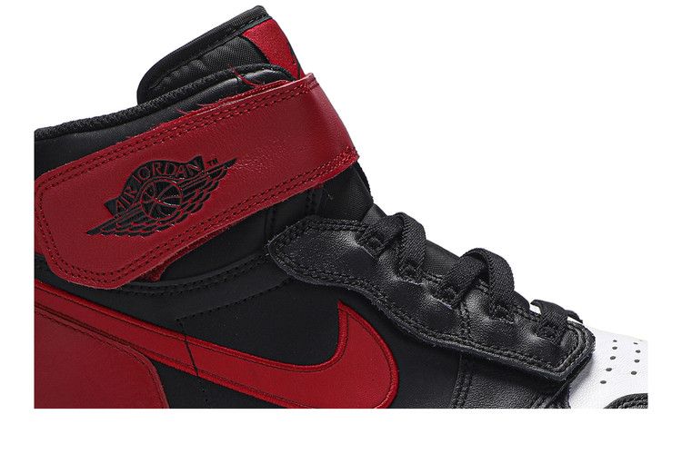 Air Jordan 1 High FlyEase Bred White Toe
