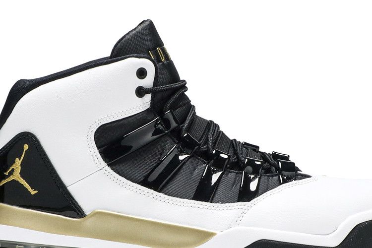 Air Jordan Max Aura White Metallic Gold Black