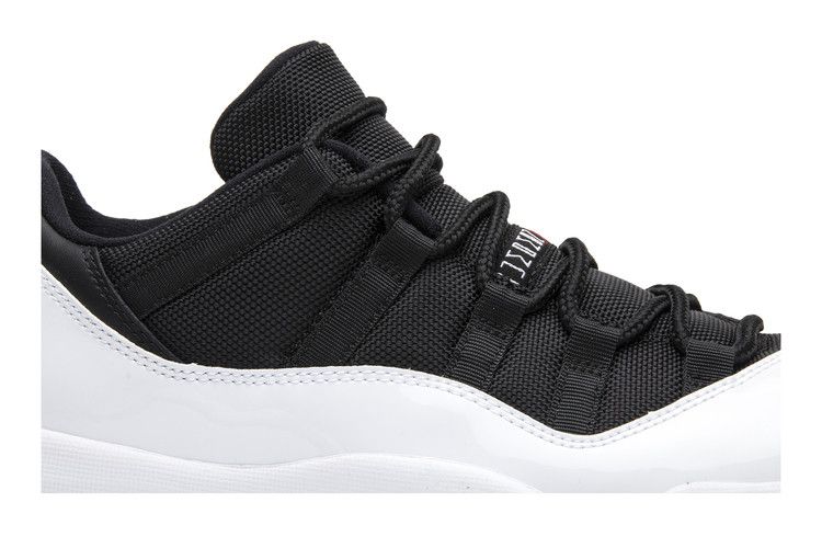 Air Jordan 11 Retro Low Tuxedo