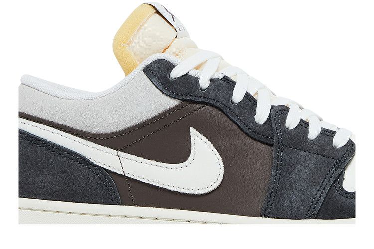 Air Jordan 1 Low SNKRS Day Korea Magpie (2023)
