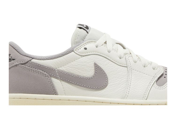 Air Jordan 1 Retro Low OG Atmosphere Grey