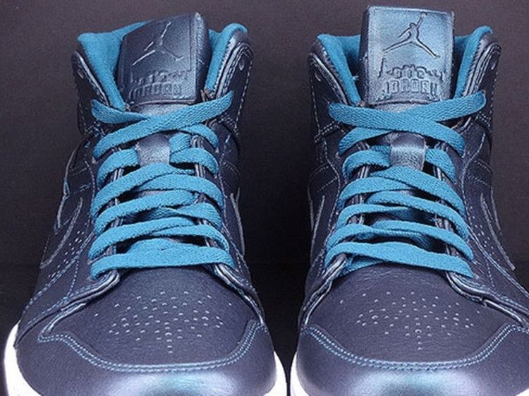Air Jordan 1 Mid Nouveau Space Blue