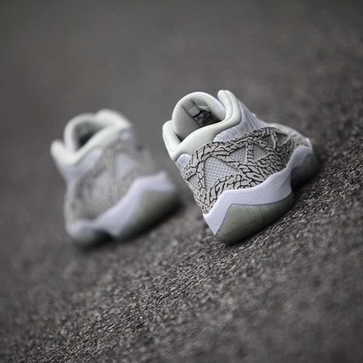 Air Jordan 11 Retro Low IE Cobalt (2015)