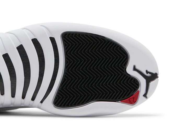 Air Jordan 12 Retro Playoffs (2022)