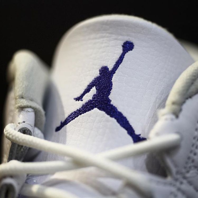 Air Jordan 11 Retro Low IE Cobalt (2015)