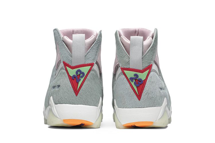 Air Jordan 7 Retro Neutral Grey