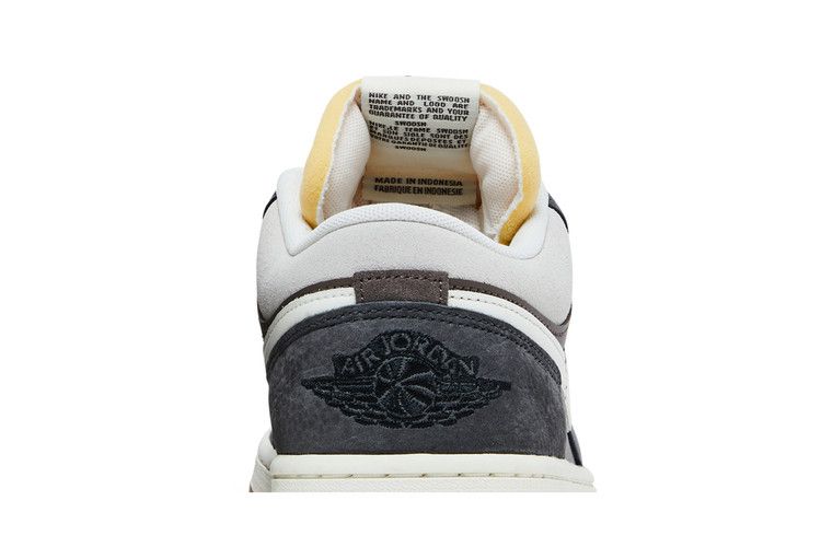 Air Jordan 1 Low SNKRS Day Korea Magpie (2023)