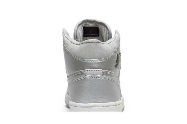 Air Jordan 1 Retro Neutral Grey