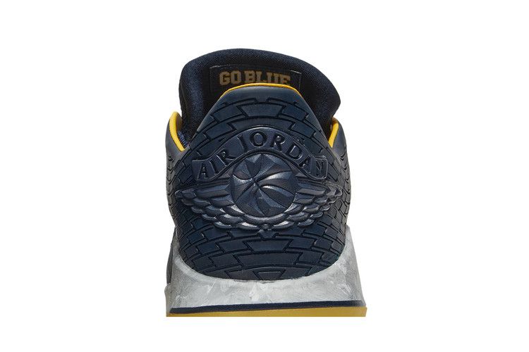 Air Jordan XXXII Low Michigan