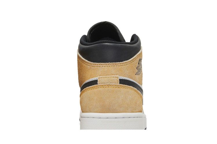 Air Jordan 1 Mid SE Flight Club
