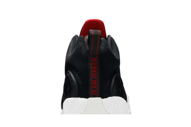 Air Jordan Jumpman Team 2 Playoffs