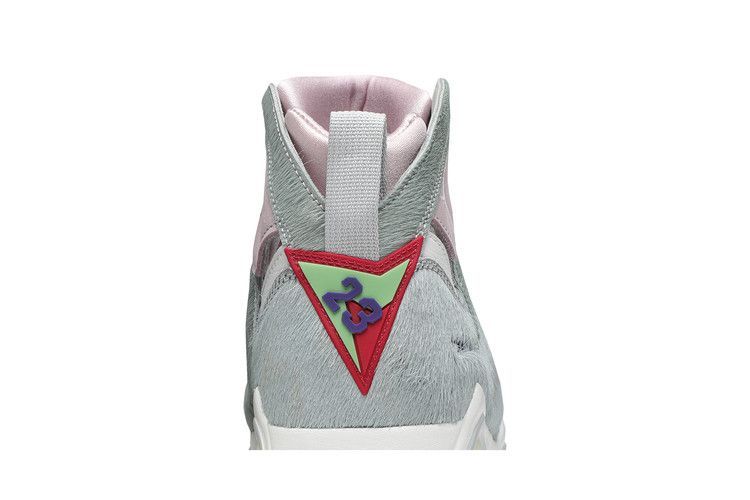 Air Jordan 7 Retro Neutral Grey