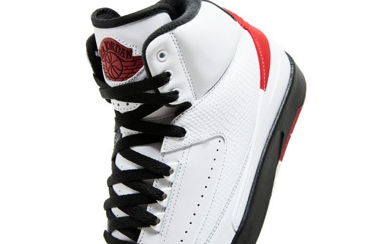 Air Jordan 2 Retro OG Chicago (2022)